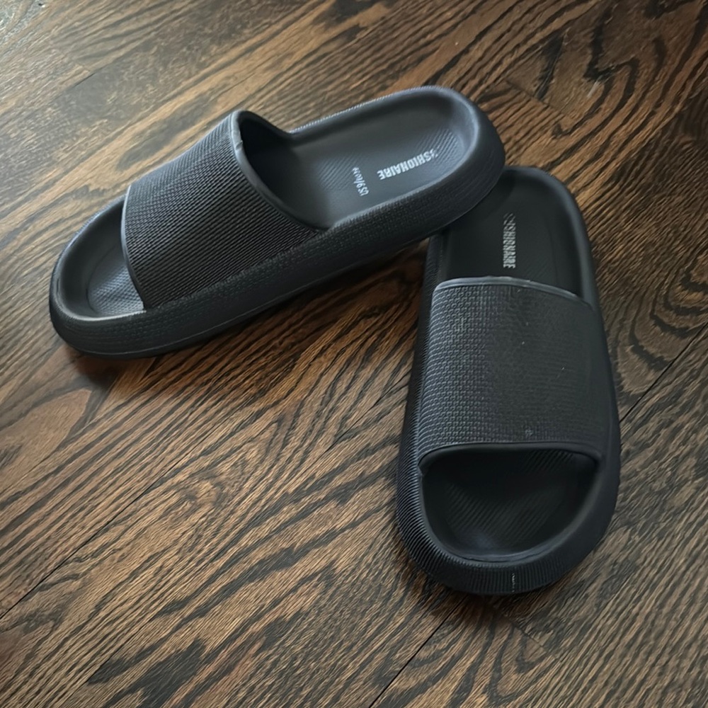 Black Slide Sandals with Thick Sole and Textured Strap